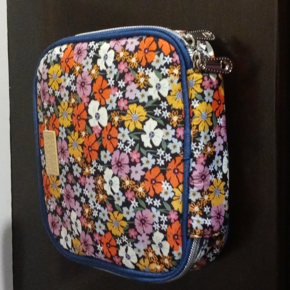 BRIGHTON 8" X 6.5" FLORAL CASE - Picture 6 of 11